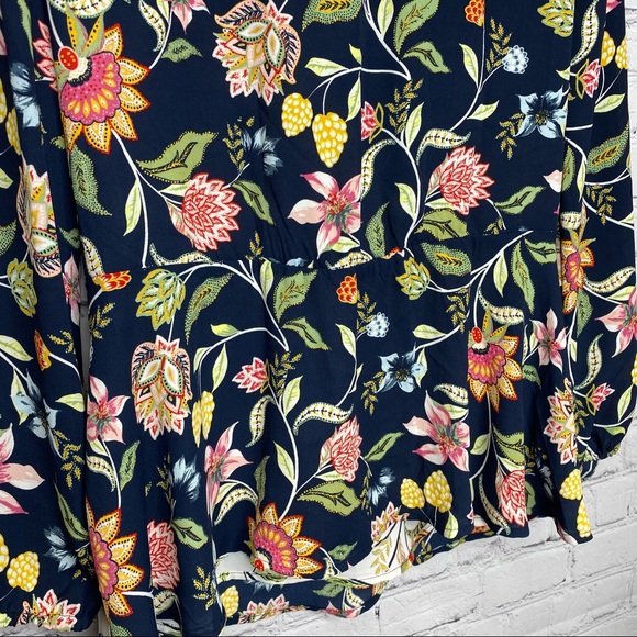 LOFT FLORAL WRAP BLOUSE Size M - Picture 8 of 9